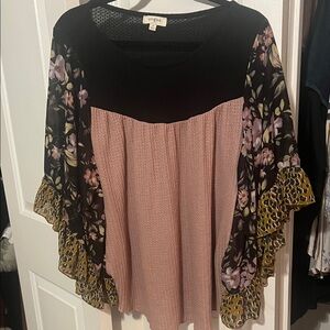 Umgee Black and Pink Floral Blouse